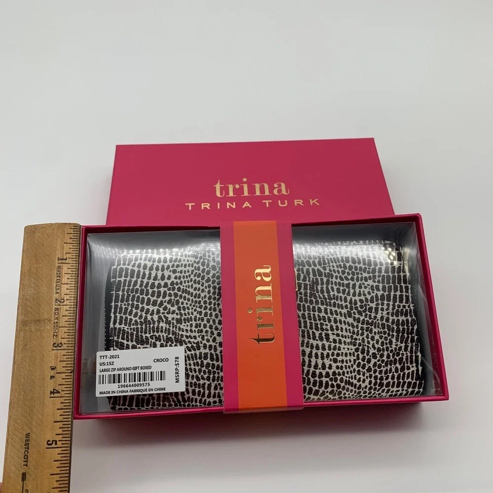 Trina Turk Wallet Womens Black White Croco Embossed Large Zip Around Gift Boxed‎